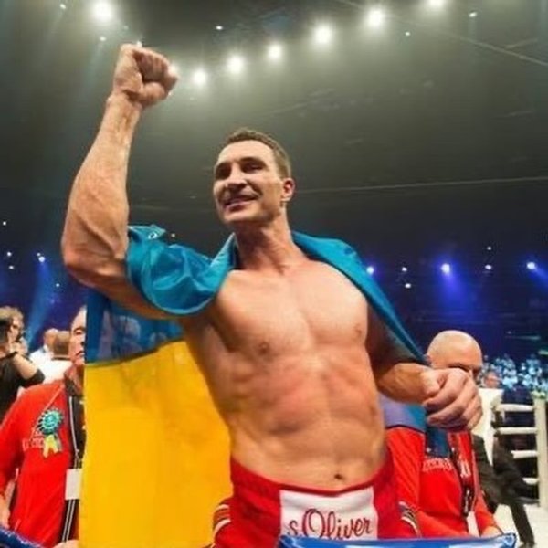Володимир Кличко Володимир Кличко з українським прапором